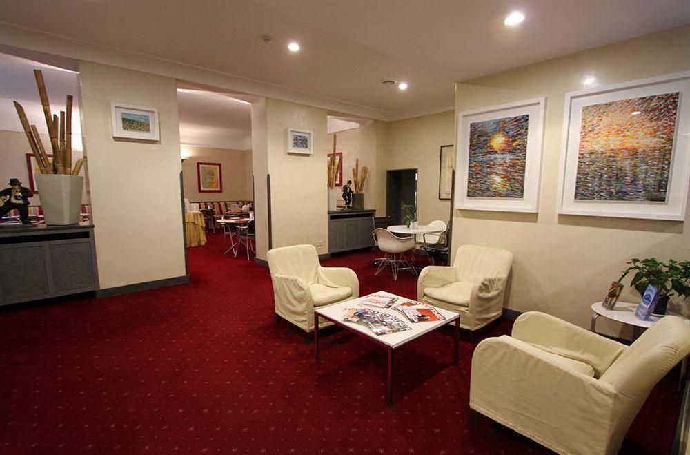 מילאנו Club Hotel מסעדה תמונה