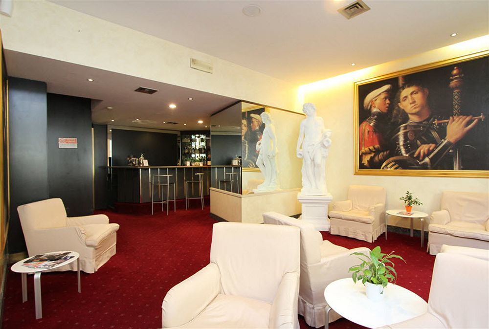 מילאנו Club Hotel מסעדה תמונה